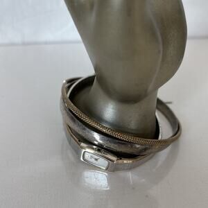 Vtg Seiko Women’s Quartz Watch Dainty Tiny 2 Tone Bracelet Safety Chain READ